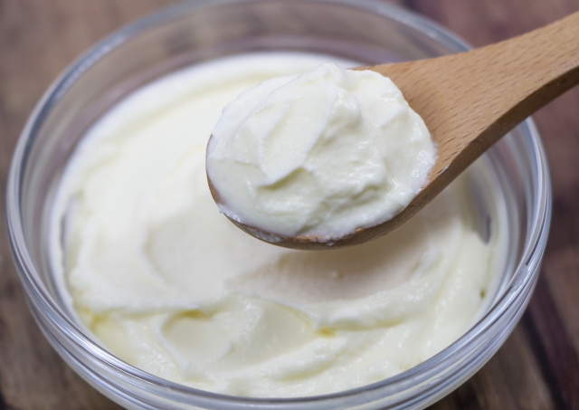 サワークリームを妊娠中に食べても大丈夫？安全性と注意点を紹介