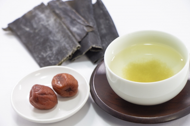 梅こんぶ茶 妊婦が飲んでも大丈夫？飲むときの注意点と塩分・ヨウ素のリスク解説